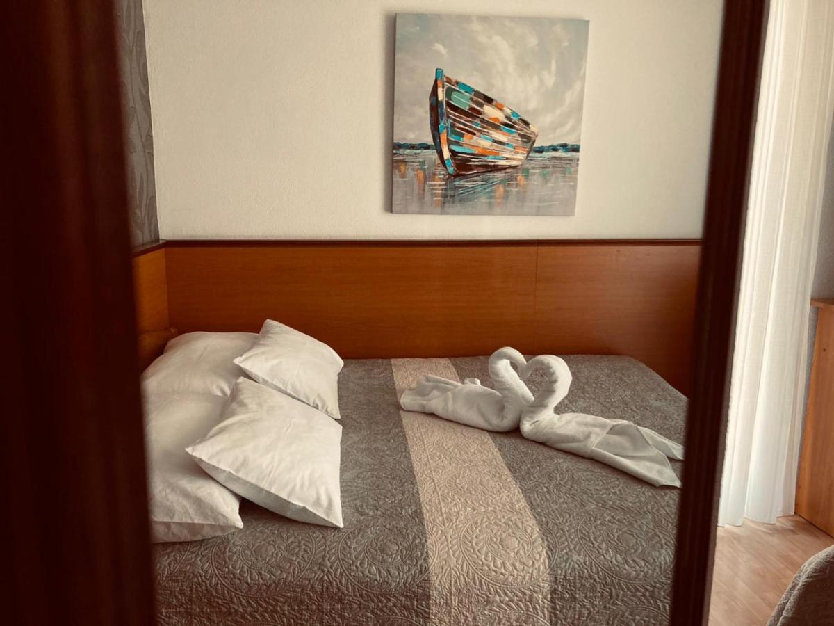Sobe/Rooms Riva 扎达尔 外观 照片